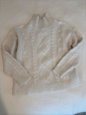GAP cable knit sweater size extra small